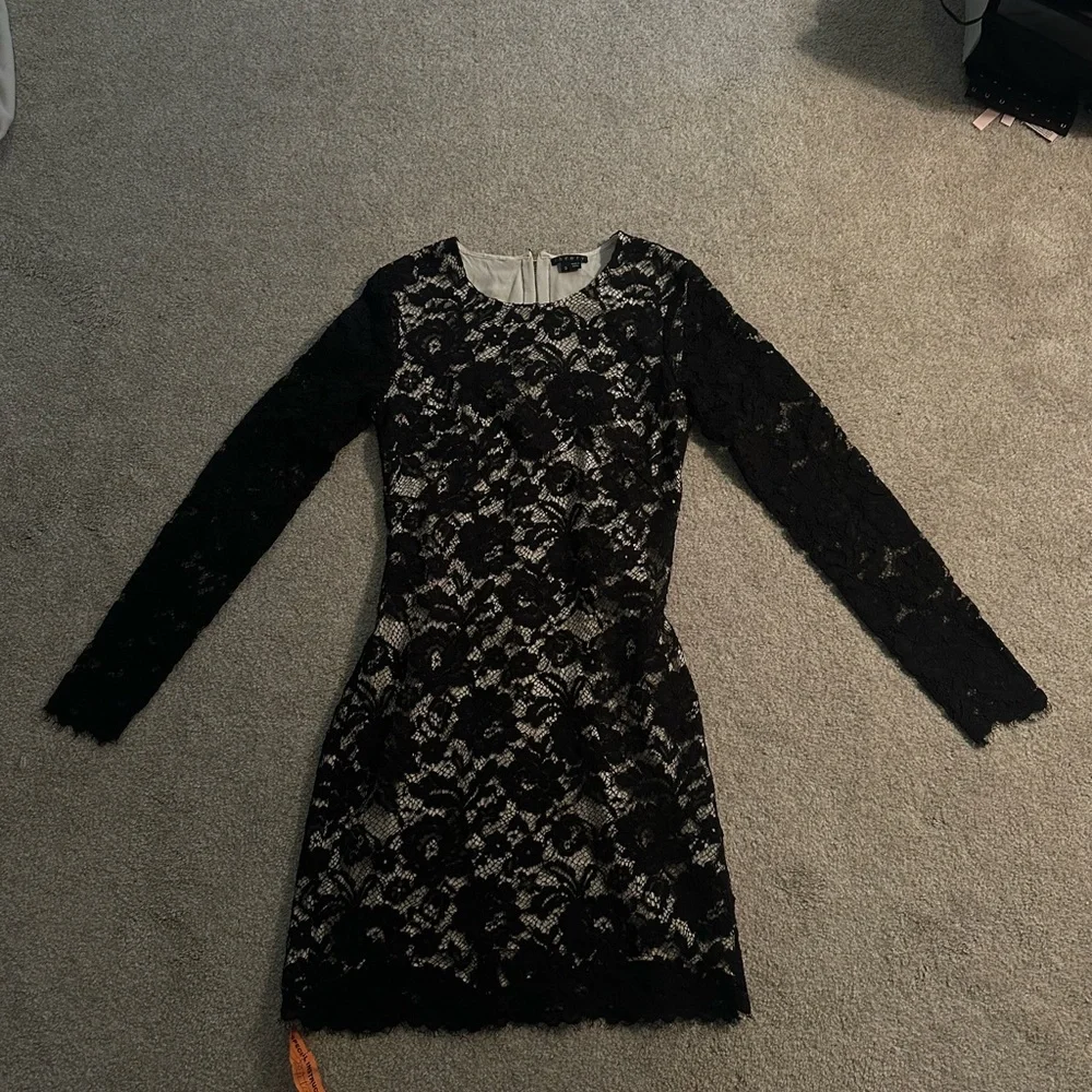 Theory! Elegant Beautiful Black lace theory dress dry cleaned!!! - Picture 3 of 9